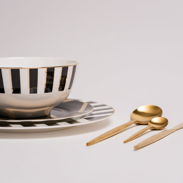 DineLuxe – Modern Dinnerware Set for Every Occasion