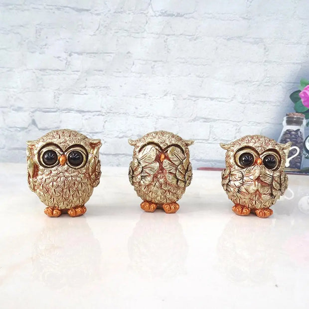 MajesticOwl – Handcrafted Owl Figurines with Feather Accents