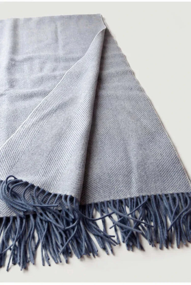 PureWarmth – Soft Wool Throw with Classic Fringes