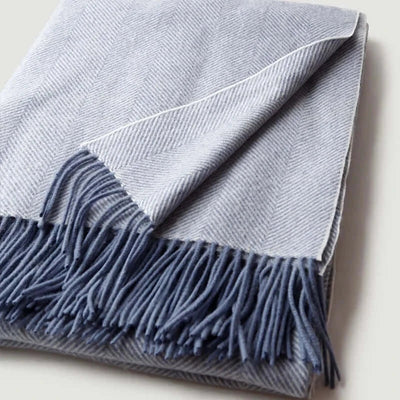 PureWarmth – Soft Wool Throw with Classic Fringes