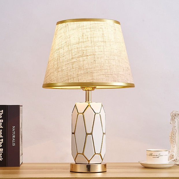 BrightNest – Dimmable Remote Table Lamp