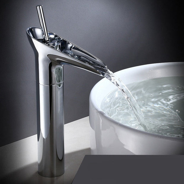 HeritageFalls – Classic Waterfall-Style Sink Faucet