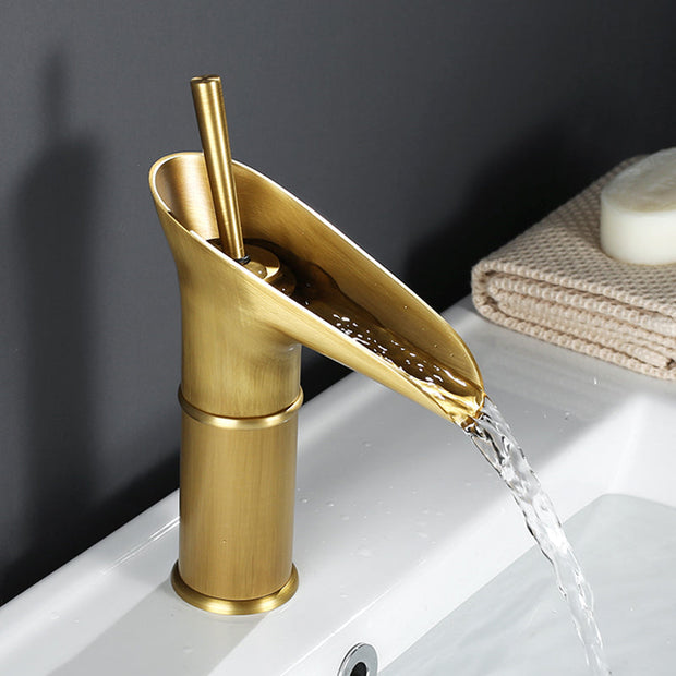 HeritageFalls – Classic Waterfall-Style Sink Faucet