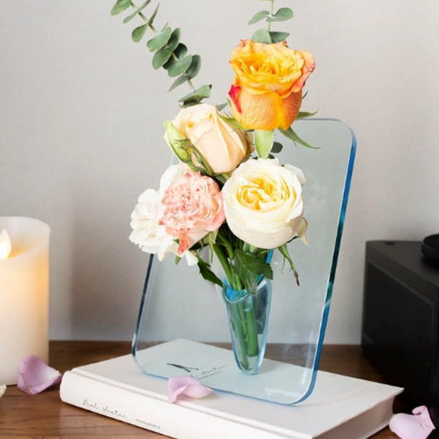 BrightBlossom - Acrylic Flower Frame for Stylish Living