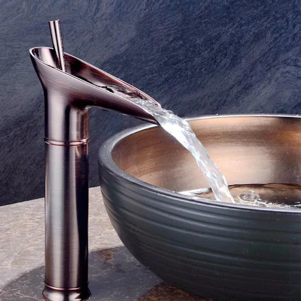 HeritageFalls – Classic Waterfall-Style Sink Faucet