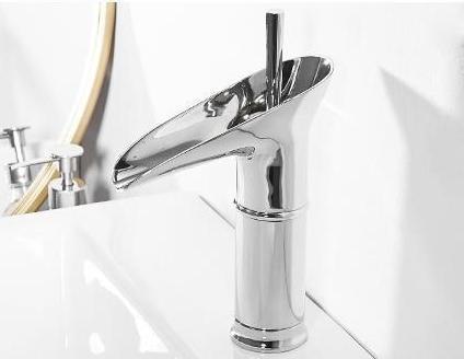 HeritageFalls – Classic Waterfall-Style Sink Faucet