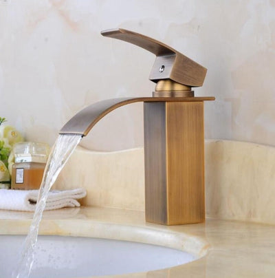 RoyalFalls – Luxurious Antique Waterfall Bathroom Fixture