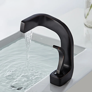 CurveFlow – Modern Arch Faucet with Sleek Design & Smooth Water Flow