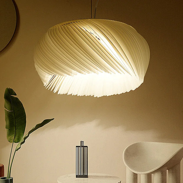 GlassGleam – Chic Transparent Pendant Light for a Sophisticated Look